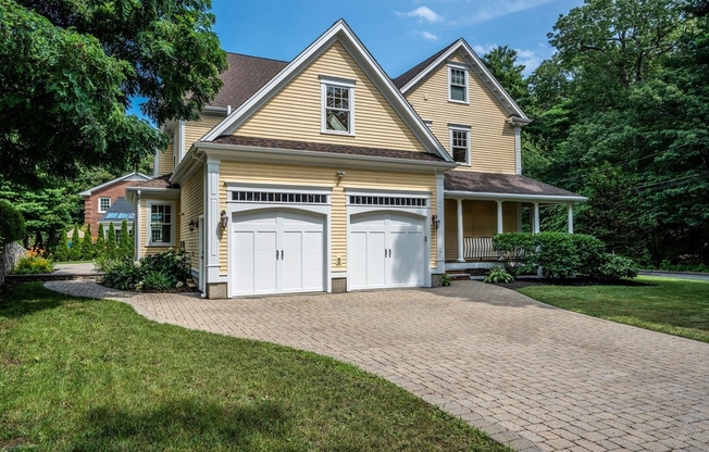 52 N BORDER RD
