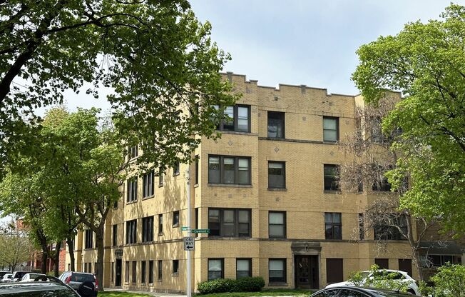 3300-02 N. Claremont / 2334-44 W. School
