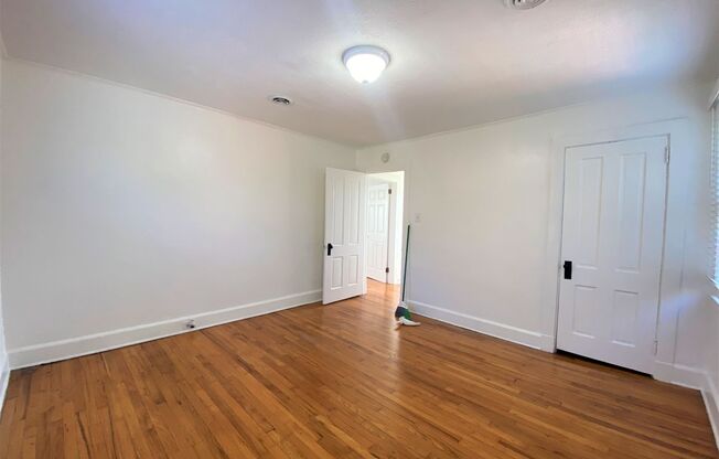 2 beds, 1 bath, $1,500