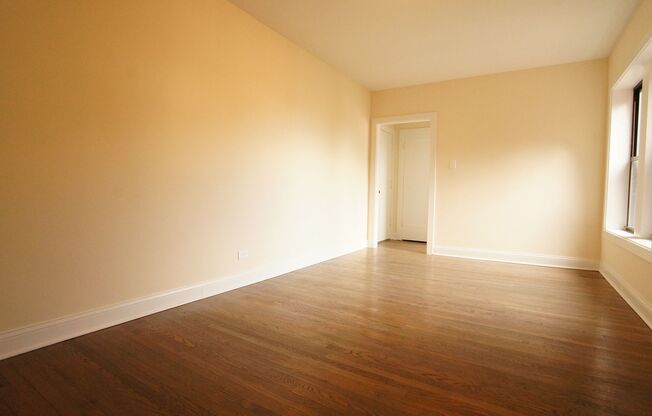Studio, 1 bath, 379 sqft, $1,695, Unit 3300-2B