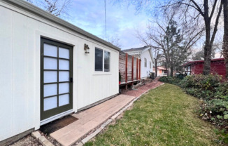 Fully furnished studio apartment in the North End! | 3-6 month leases available!!