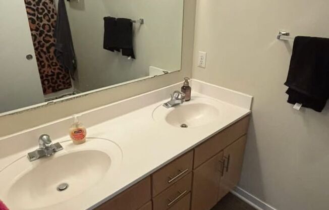 2 beds, 1 bath, 793 sqft, $1,900, Unit 507