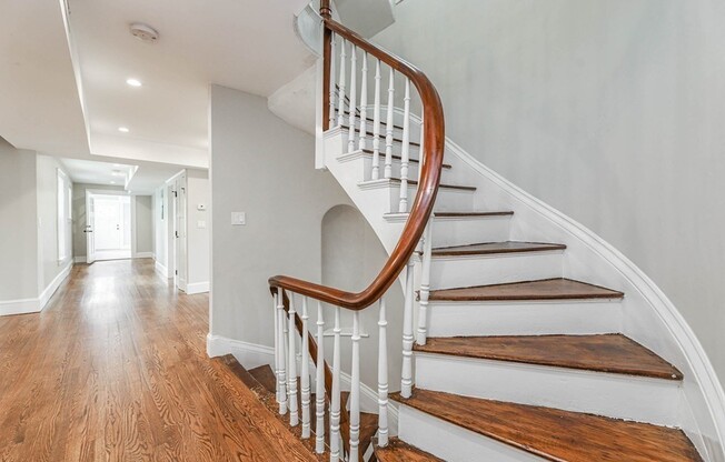 52 MAPLE ST