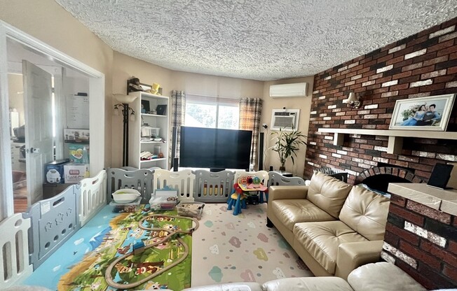 101 WYLLIS AVE