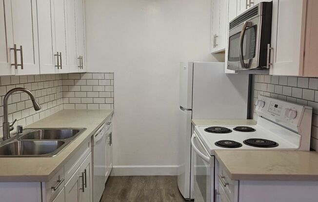 MOVE IN SPECIAL OFFERED! Remodeled 2 bedroom 1 bath condo in heart of Santa Clara