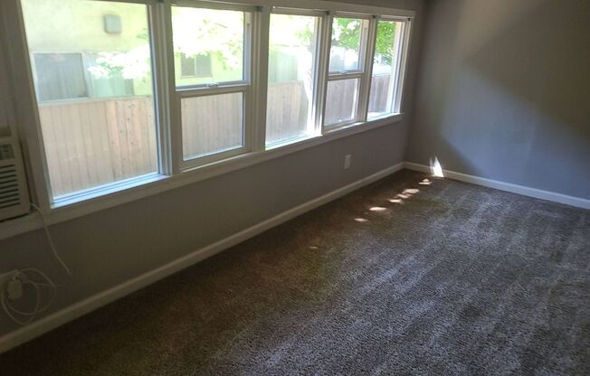 1 bed, 1 bath, 500 sqft, $945, Unit 4