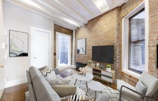 338 W 17 ST