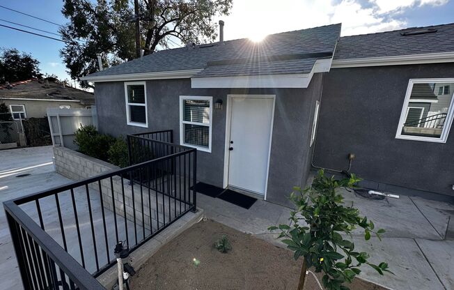 3 Bedroom House with laundry in Mountain View