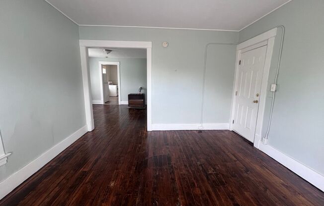 Upper One Bedroom - Close to Downtown Grand Rapids!