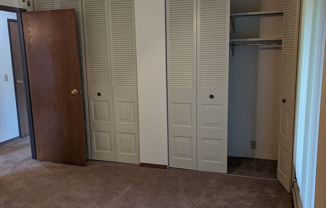 2 beds, 1 bath, 970 sqft, $1,199, Unit FB   4037