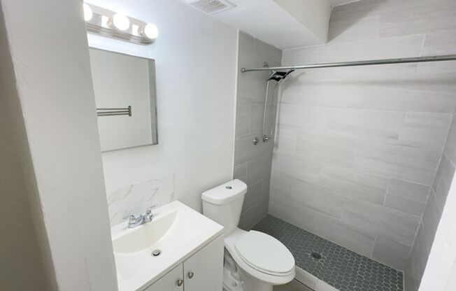 2 beds, 1 bath, 725 sqft, $2,050, Unit AM 4351-21