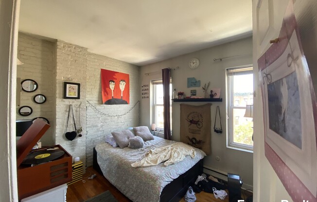 886 Huntington Ave.