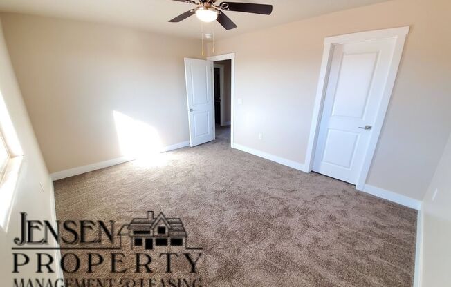 3 beds, 2.5 baths, 1,767 sqft, $1,925, Unit 309