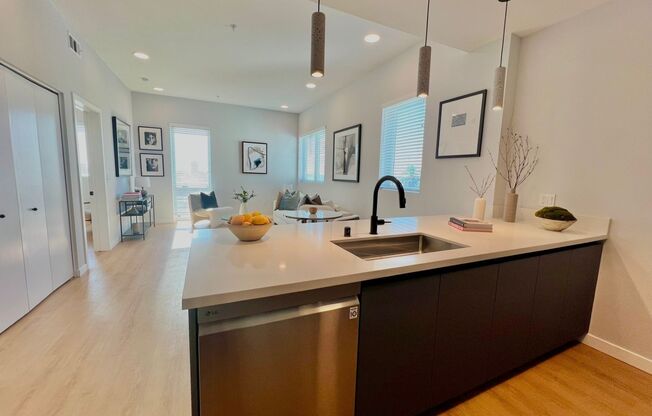 1 bed, 1 bath, 764 sqft, $2,725, Unit 203