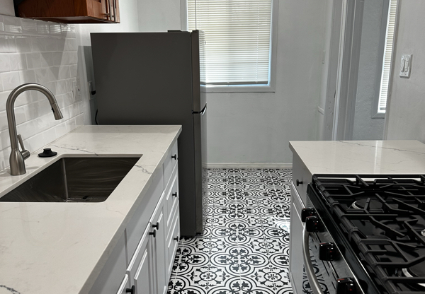 216 E Valencia Ave 5