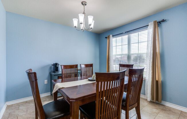 5-BEDROOM HOME IN MISSION DEL LAGO