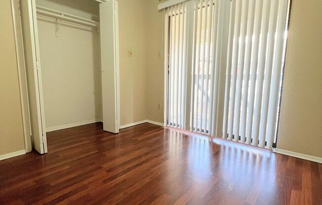 2 beds, 1 bath, $1,450, Unit Unit 325