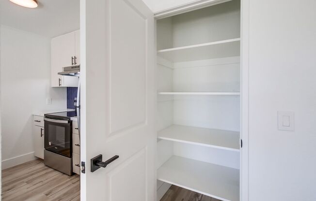 2 beds, 2 baths, 925 sqft, $2,845, Unit 216