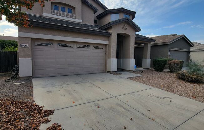 Large 5 Bedroom, Private Pool, North Peoria!