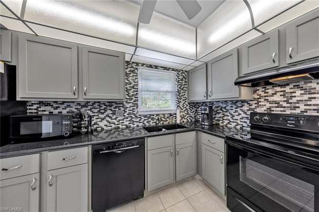 5501 RATTLESNAKE HAMMOCK RD