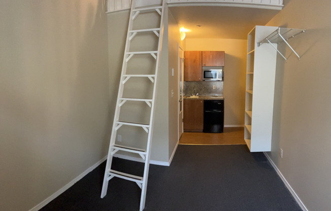 Tudor Manor Apartments – Smart Living in the Heart of Redmond