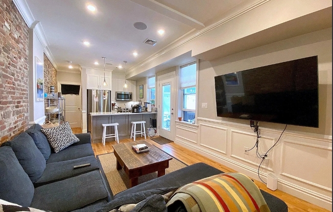 4 beds, 2 baths, 1,765 sqft, $6,300, Unit 15-1