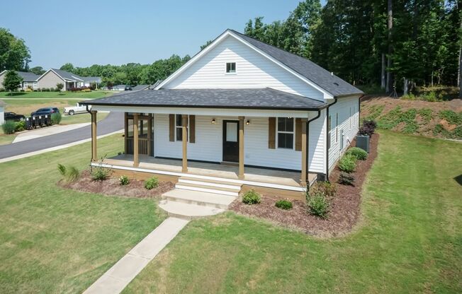 Comfort and Space with Easy Access to the Triangle