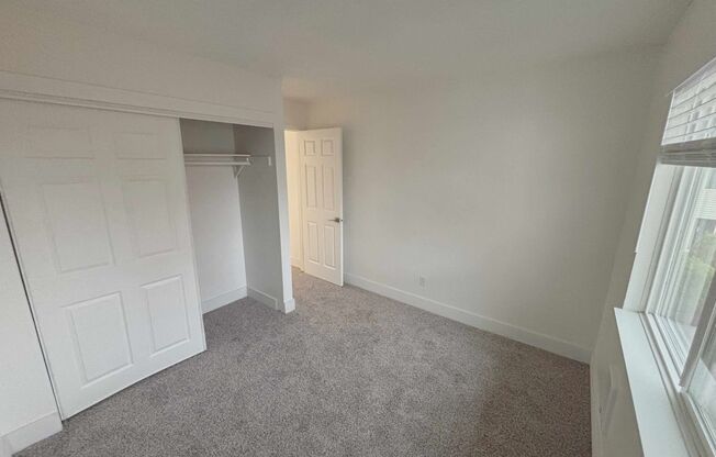 3 beds, 1 bath, 800 sqft, $1,595, Unit 53