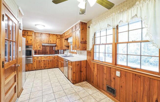 Spacious 5BR / 3BA House in Marietta
