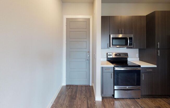 1 bed, 1 bath, 588 sqft, $1,371, Unit 4013
