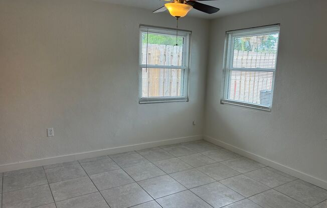 2 beds, 1 bath, 1,000 sqft, $1,700