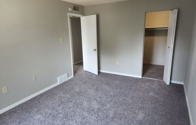 2 beds, 1 bath, 1,047 sqft, $1,192