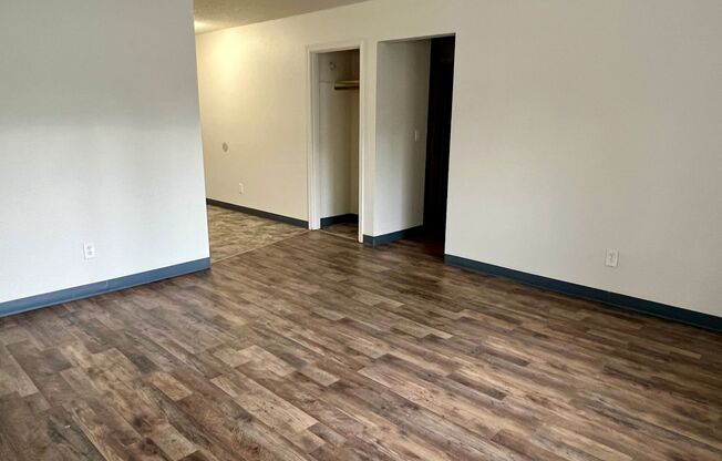 4006 Iowa Drive - JM60/APM40