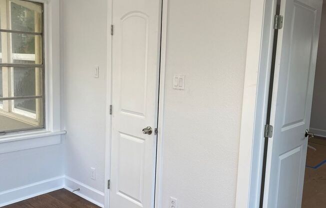 UT PRE-LEASE: 4 bed / 2 bath FULL REMODEL! West Campus fourplex unit. Walk to UT, entertainment, restaurants, and more.