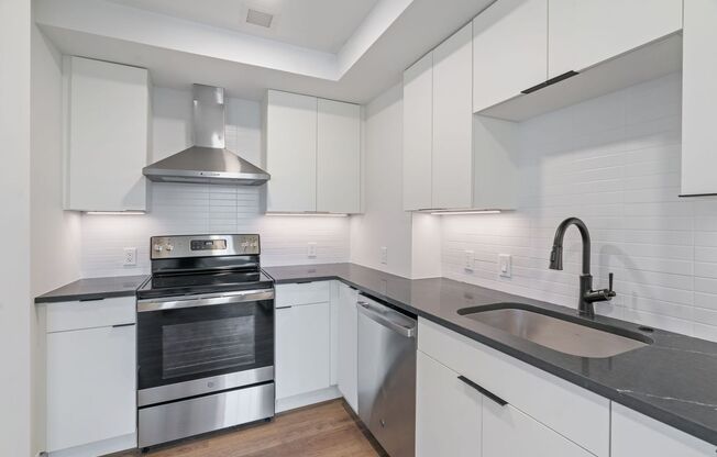 Studio, 1 bath, 576 sqft, $2,295, Unit 1003