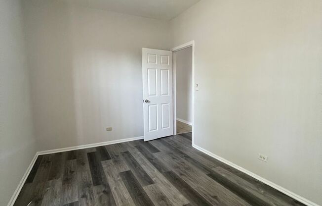 1 bed, 1 bath, $1,300