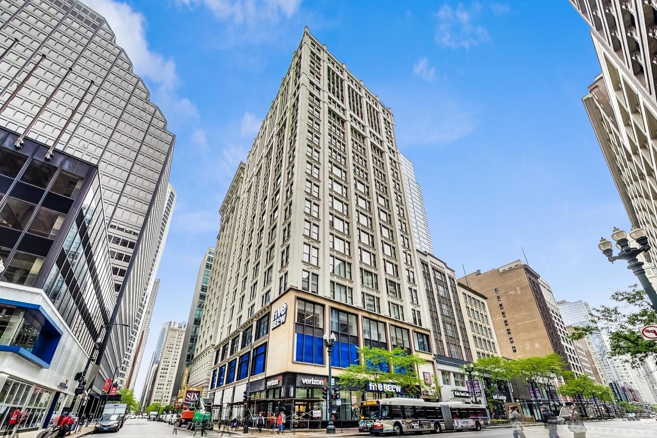 8 W Monroe St, Chicago IL 607