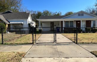 3 beds, 1.5 baths, $1,050