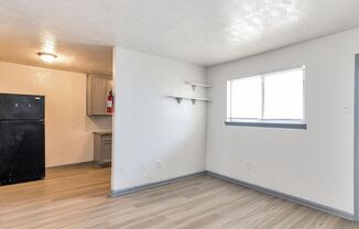 1 bed, 1 bath, $825, Unit 17