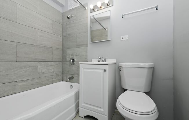 1 bed, 1 bath, 850 sqft, $995, Unit 7200 - 201