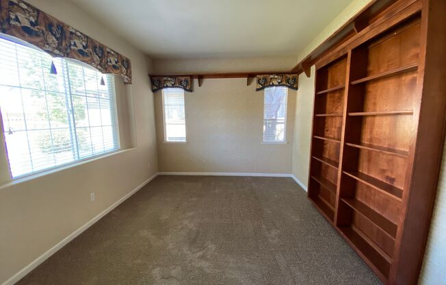 Beautiful 55+ Home in Heritage Lakeside