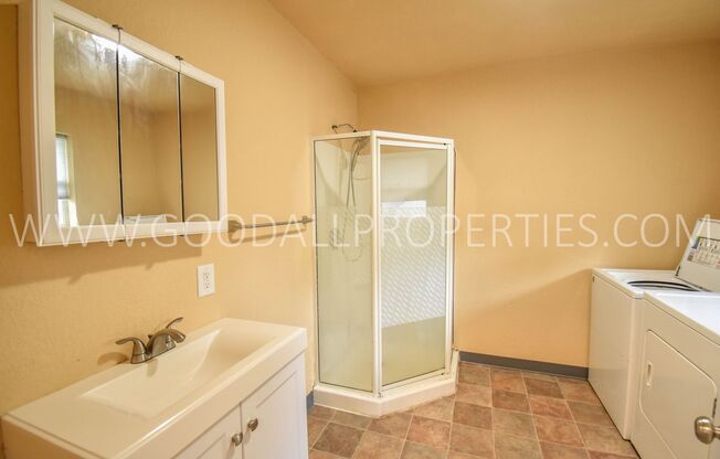 1 bed, 1 bath, $1,295