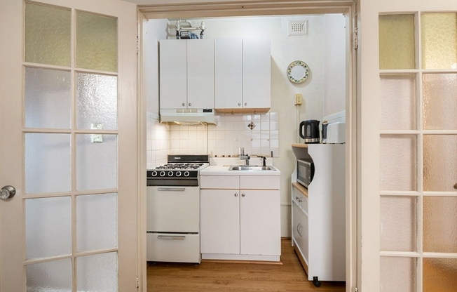 1 bed, 1 bath, 445 sqft, $2,700, Unit 608