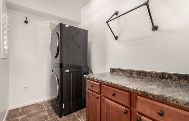 2 beds, 2 baths, $2,900, Unit # 1076