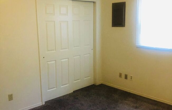 2 beds, 1 bath, $775