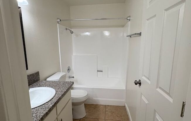 Studio, 1 bath, 436 sqft, $1,225, Unit 21
