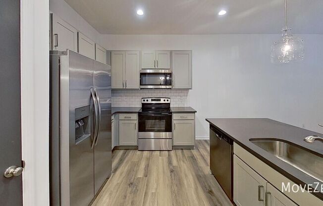 11 S LENNY ST