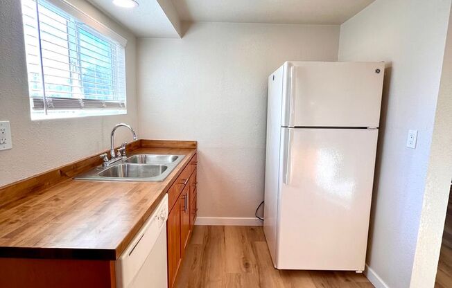 2 beds, 1 bath, $1,590