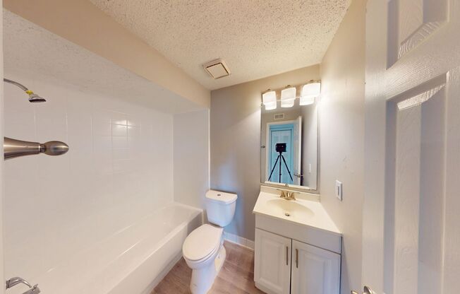 2 beds, 1 bath, 1,000 sqft, $1,099, Unit 2133-5 (ONE MONTH FREE)