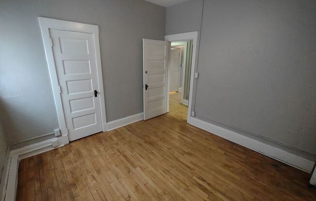 2 beds, 1 bath, 639 sqft, $1,200, Unit 060